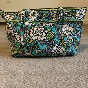 Vera Bradley Large Zipper Tote